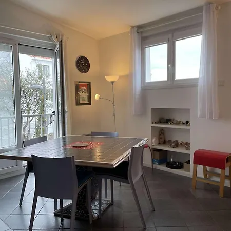 No000-035 3 Pieces - 4 Couchages En L'ile Apartment